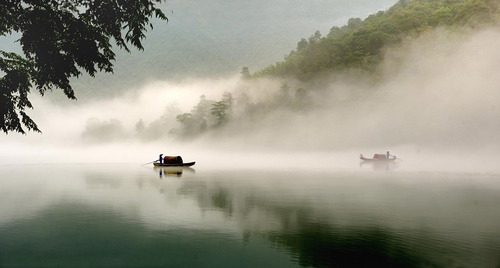  Night Chant in Fishing Boat beside Xiang River