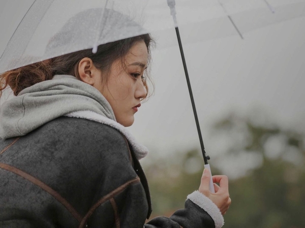 纯音乐《听雨》