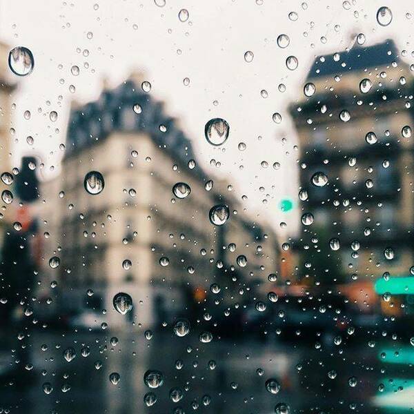 時雨が伴ってきた